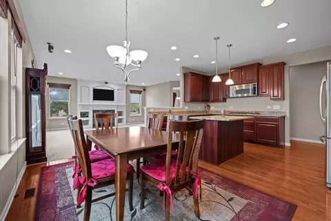 Dining - 312 Monument Rd, Elgin, IL 60124 photo 2 of 2