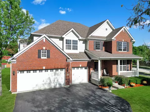 Exterior - 312 Monument Rd, Elgin, IL 60124 photo 5 of 6