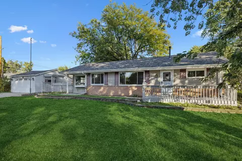 705 Ash Rd, Hoffman Estates, IL 60169 photo 1