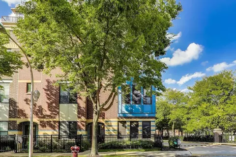 420 W Elm St #0, Chicago, IL 60610