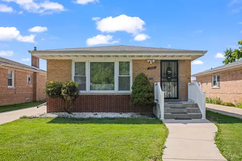 2920 N Sarah St, Franklin Park, IL 60131