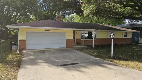 2707 Arlene Dr, Urbana, IL 61802