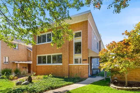 8822 Forestview Rd, Evanston, IL 60203