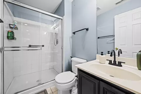 Bath - 70 Cherbourg Ct #70, Wheeling, IL 60090 photo 2 of 2