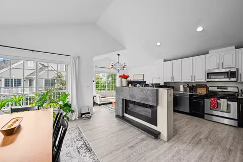 Kitchen - 70 Cherbourg Ct #70, Wheeling, IL 60090 photo 1 of 3
