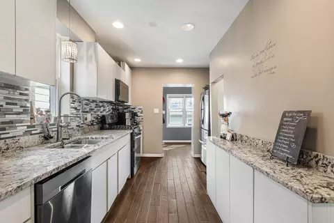 Entry Way - 1523 E 85th St, Chicago, IL 60619 photo 1 of 3