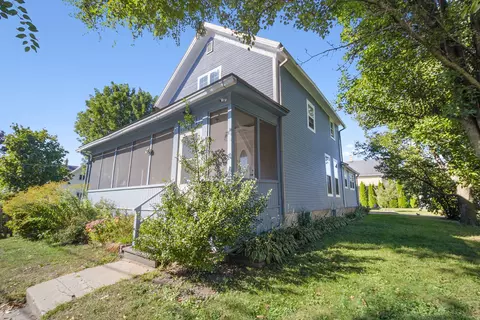 Exterior - 302 Griswold St, Elgin, IL 60123 photo 2 of 5