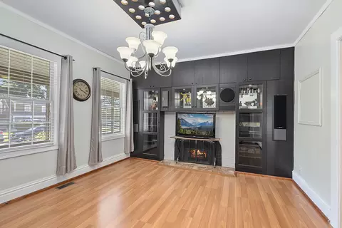 Living - 302 Griswold St, Elgin, IL 60123 photo 2 of 2