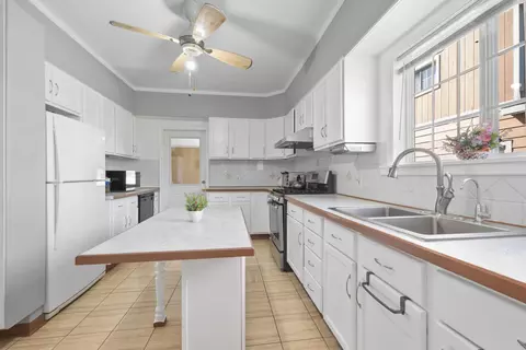 Kitchen - 302 Griswold St, Elgin, IL 60123 photo 1 of 2