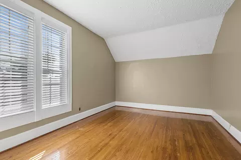 Bedroom - 302 Griswold St, Elgin, IL 60123 photo 2 of 3