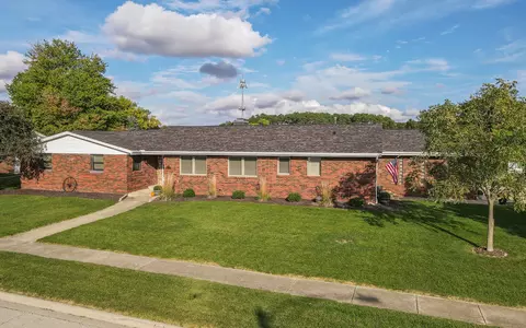 398 S Elm St, Manteno, IL 60950
