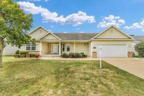 1201 Waters Edge Rd, Champaign, IL 61822