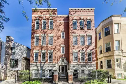 632 W Buckingham Pl #2E, Chicago, IL 60657