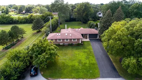 6 N654 Harvey Rd, Medinah, IL 60157