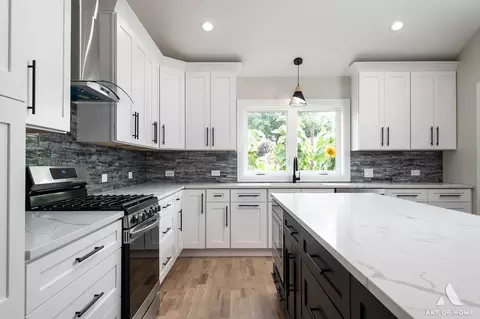 Kitchen - 7945 W 73 Pl, Bridgeview, IL 60455 photo 3 of 5