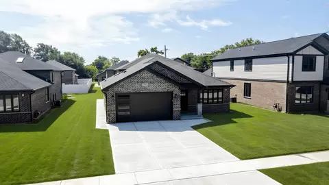7951 W 73 Pl, Bridgeview, IL 60455
