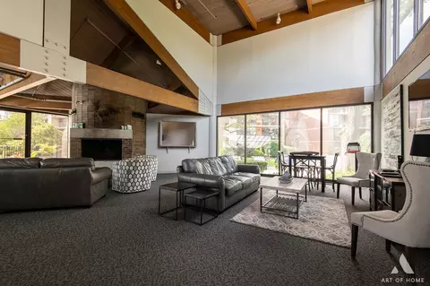 Living - 4 Birch Tree Ct, Elmhurst, IL 60126 photo 3 of 4