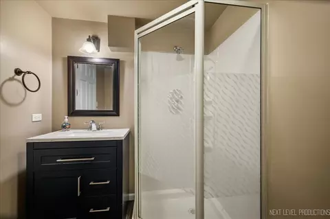 Bath - 2155 Grayhawk Dr, Aurora, IL 60503 photo 3 of 3