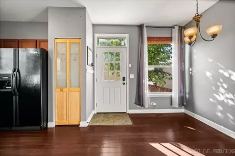 Entry Way - 2155 Grayhawk Dr, Aurora, IL 60503 photo 4 of 5