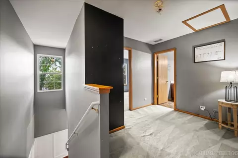 Entry Way - 2155 Grayhawk Dr, Aurora, IL 60503 photo 5 of 5