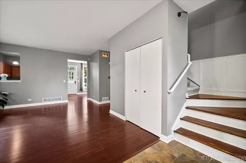 Entry Way - 2155 Grayhawk Dr, Aurora, IL 60503 photo 2 of 5