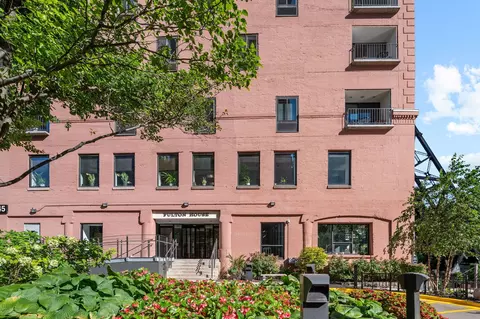345 N Canal St #1003, Chicago, IL 60606