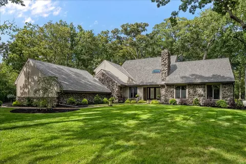 1554 Big Oaks Ct, Lake Forest, IL 60045