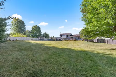 9885 Highstone Dr, Roscoe, IL 61073 photo 25