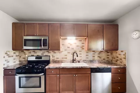 Kitchen - 4712 Gregory St, Mchenry, IL 60051 photo 2 of 3