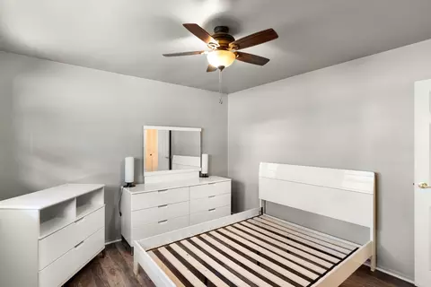Bedroom - 4712 Gregory St, Mchenry, IL 60051 photo 2 of 4