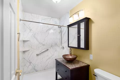 Bath - 4712 Gregory St, Mchenry, IL 60051 photo 1 of 1