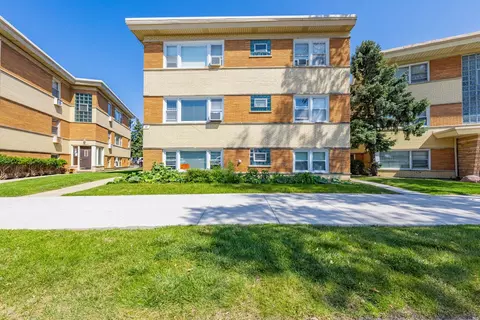 39 W Conti Pkwy #1S, Elmwood Park, IL 60707