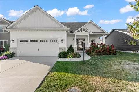 41 Lodge Trl, Monticello, IL 61856