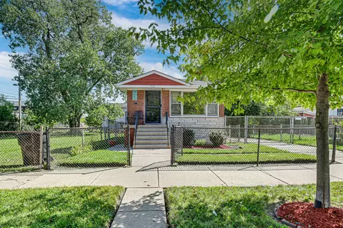 9521 S La Salle St, Chicago, IL 60628