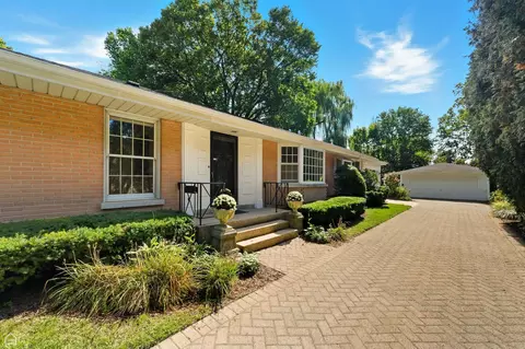 2539 Lake Ave, Wilmette, IL 60091