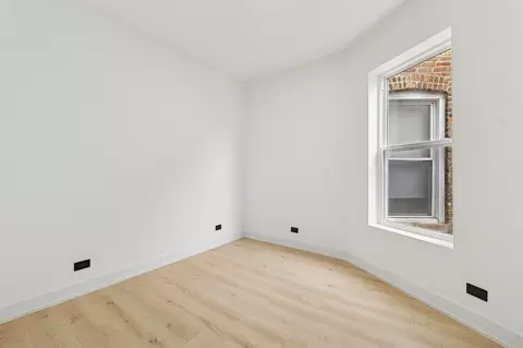 Bedroom - 6430 S Eberhart Ave, Chicago, IL 60637 photo 8 of 10