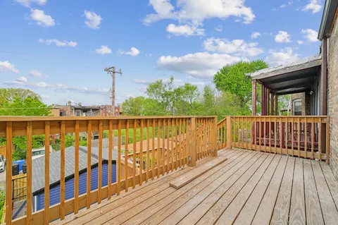 Exterior - 6430 S Eberhart Ave, Chicago, IL 60637 photo 5 of 9