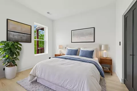 Bedroom - 6430 S Eberhart Ave, Chicago, IL 60637 photo 9 of 10