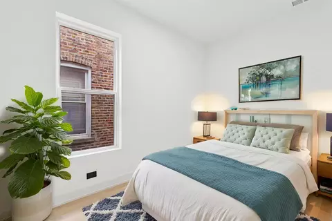 Bedroom - 6430 S Eberhart Ave, Chicago, IL 60637 photo 5 of 10