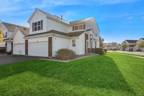 200 Macintosh Ave, Woodstock, IL 60098