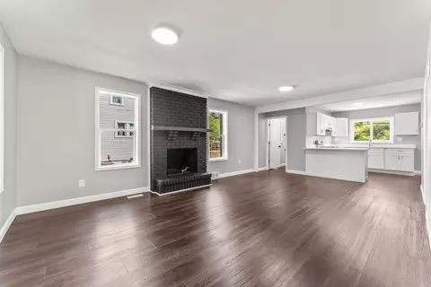 Living - 320 Glenwood Ave, Mchenry, IL 60051 photo 1 of 5