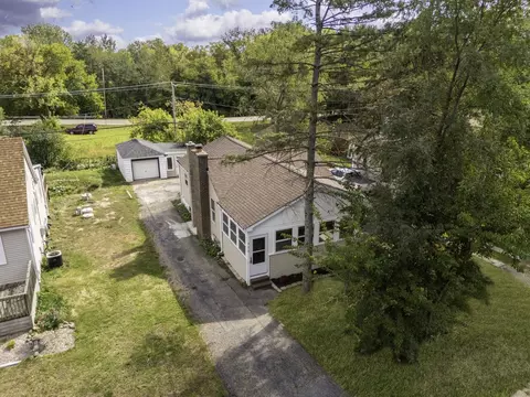 View/Area - 320 Glenwood Ave, Mchenry, IL 60051 photo 1 of 9