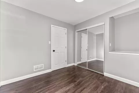 Bedroom - 320 Glenwood Ave, Mchenry, IL 60051 photo 4 of 6