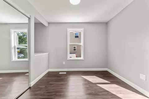 Bedroom - 320 Glenwood Ave, Mchenry, IL 60051 photo 3 of 6