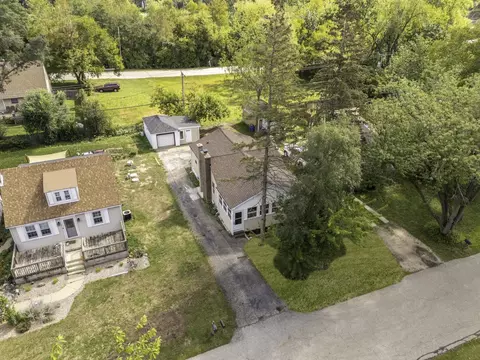 View/Area - 320 Glenwood Ave, Mchenry, IL 60051 photo 2 of 9