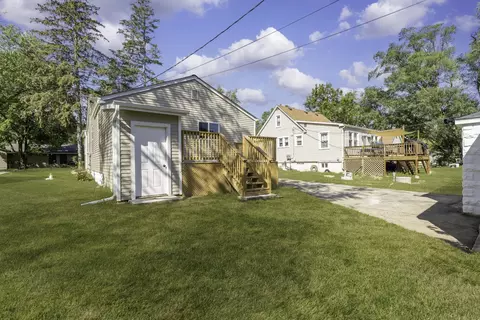 Exterior - 320 Glenwood Ave, Mchenry, IL 60051 photo 4 of 4
