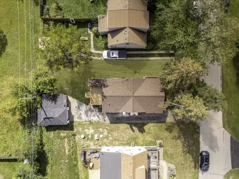 View/Area - 320 Glenwood Ave, Mchenry, IL 60051 photo 3 of 9