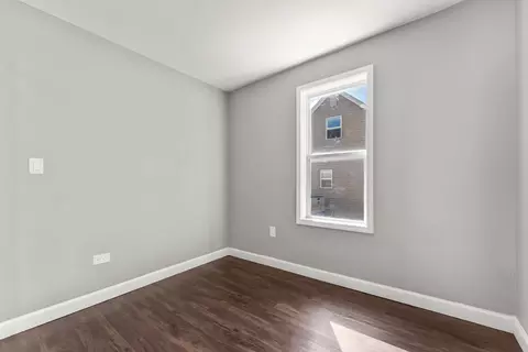 Bedroom - 320 Glenwood Ave, Mchenry, IL 60051 photo 1 of 6