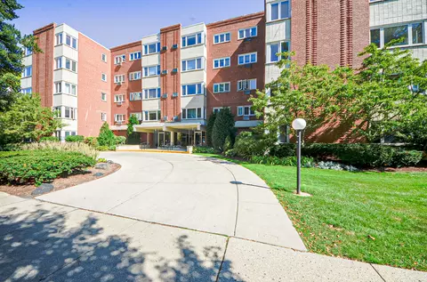2033 Sherman Ave #403, Evanston, IL 60201