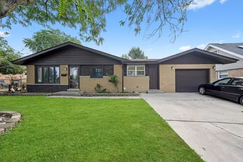 9201 Willow Ln, Bridgeview, IL 60455 photo 1